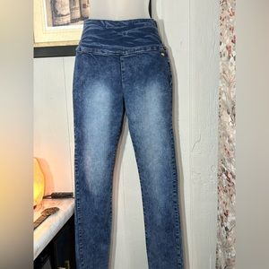 Nikki Minaj High Waist skinny fit jeans